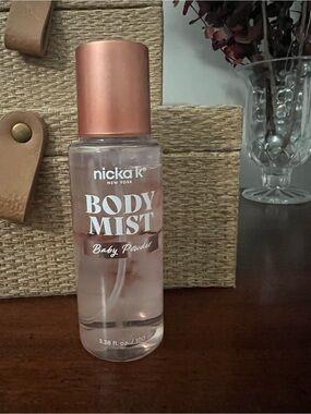 nicka K New York Rose Gold Body Mist - Baby Powder Scent